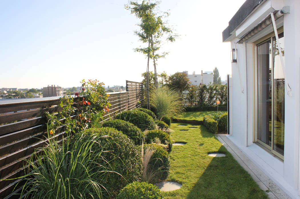 Un Jardin suspendu, FIORELLINO paysagiste FIORELLINO paysagiste Balcones y terrazas de estilo ecléctico