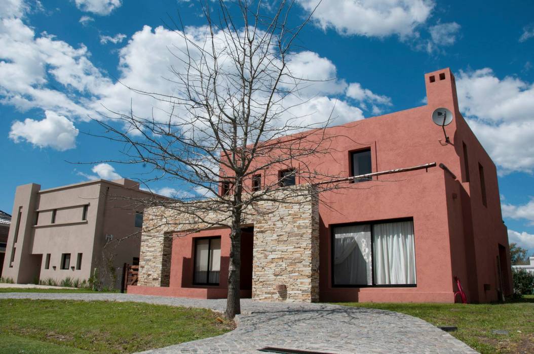 CASA M BARRIO SAUSALITO - PILAR - BUENOS AIRES - ARGENTINA Desarrollos Proyecta Casas coloniales