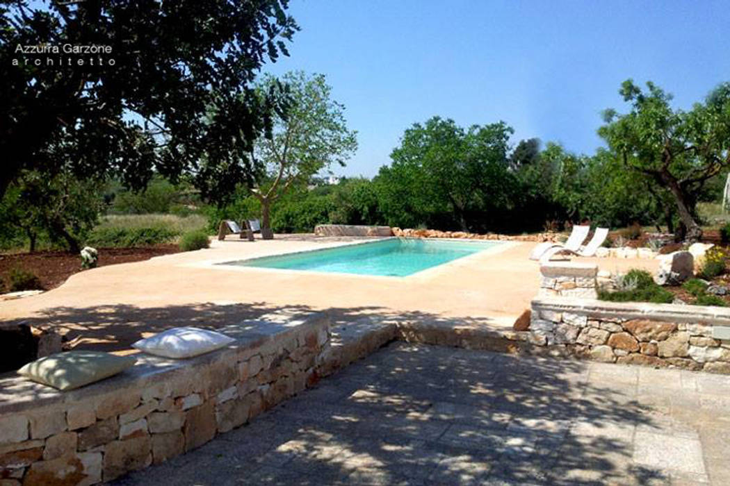 Complesso trulli. Valle d'Itria, Azzurra Garzone architetto Azzurra Garzone architetto Pool