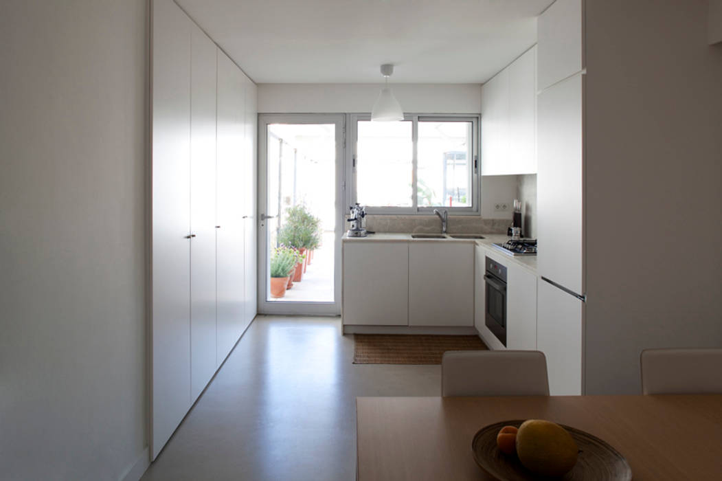 TM Apartment, TERNULLOMELO Architects TERNULLOMELO Architects Cozinhas modernas