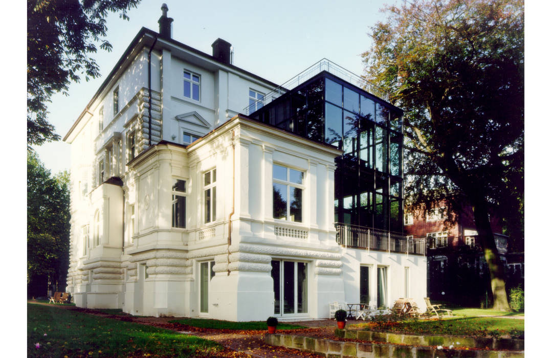 Villa an der Alster, Andreas Edye Architekten Andreas Edye Architekten 現代房屋設計點子、靈感 & 圖片 玻璃