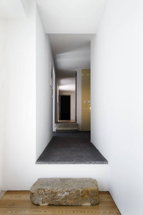 Casa em Torres Vedras, Atelier Central Arquitectos Atelier Central Arquitectos Corredores, halls e escadas minimalistas