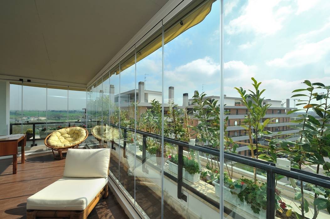 Tutto vetro: giardino dinverno in stile in stile moderno di le ... Giardino d inverno roma