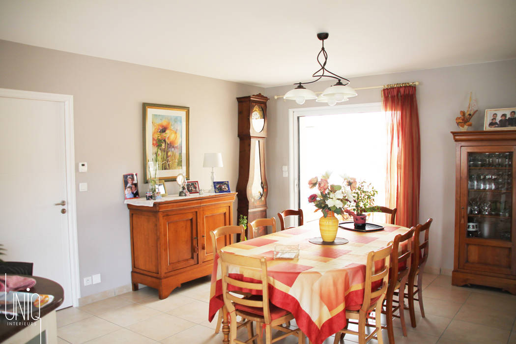 Conseil peinture et revêtement pour cette maison récente., Uniq intérieurs Uniq intérieurs Classic style dining room