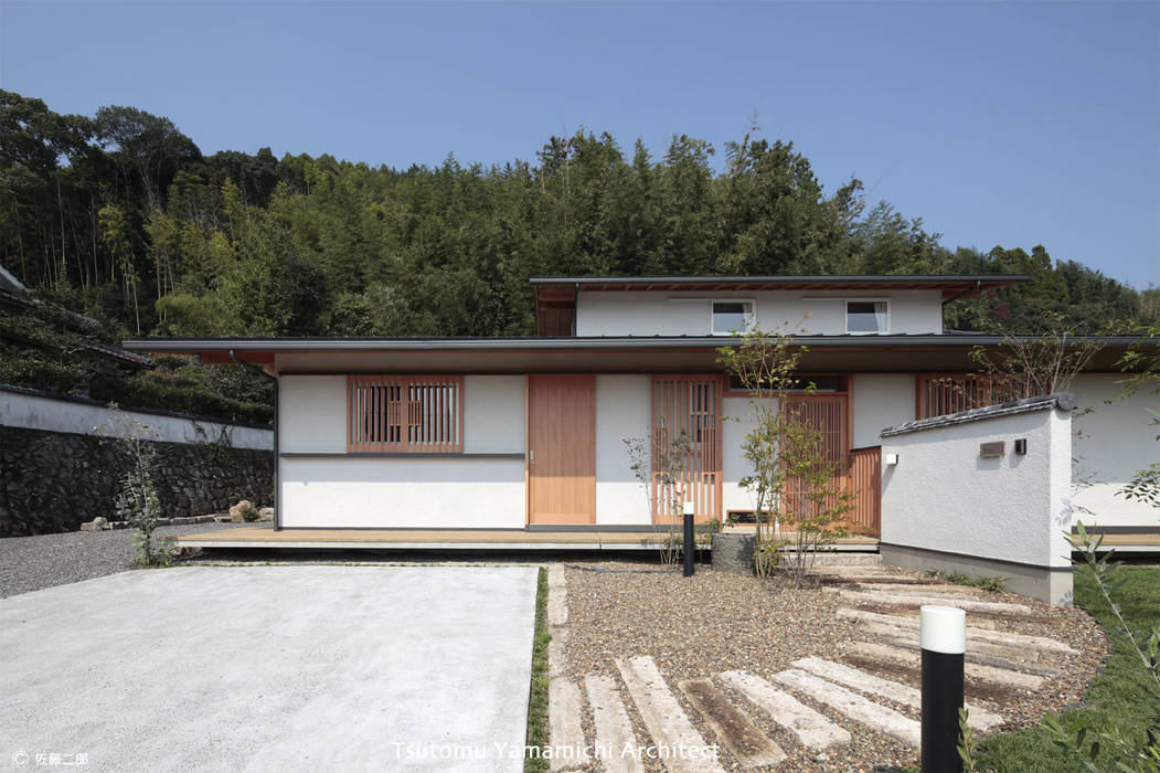 紡ぐ家 ～3世代の住まい～, 山道勉建築 山道勉建築 Asian style house Wood Wood effect