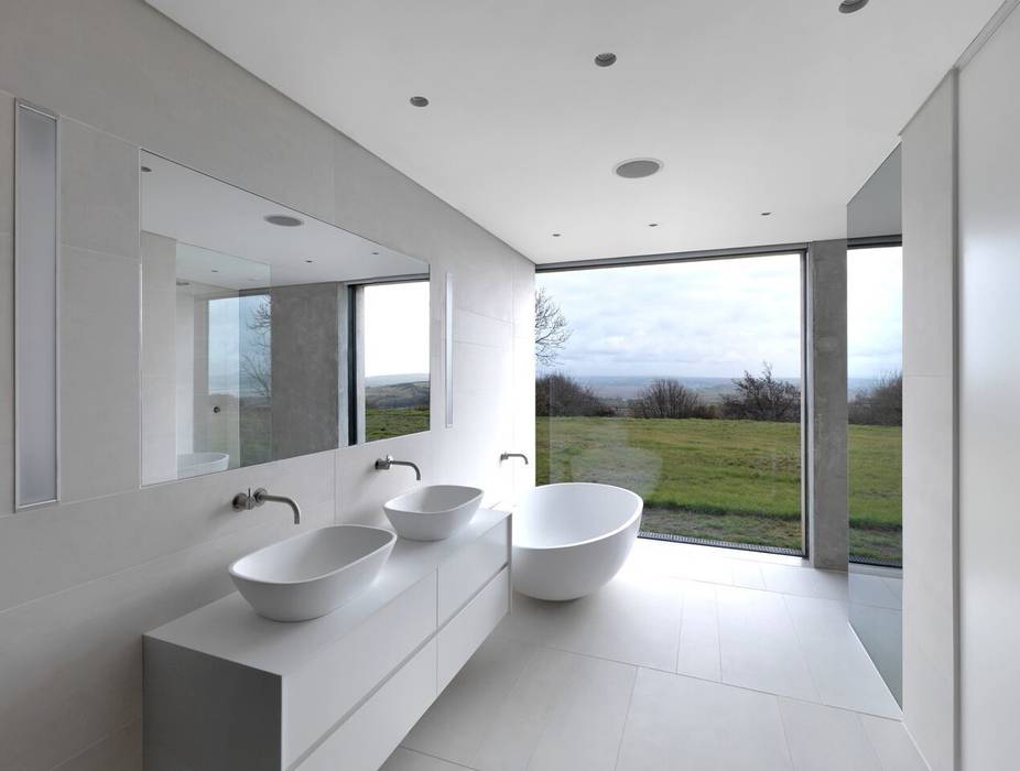 Stormy Castle, LOYN+CO ARCHITECTS LOYN+CO ARCHITECTS Minimalist Banyo