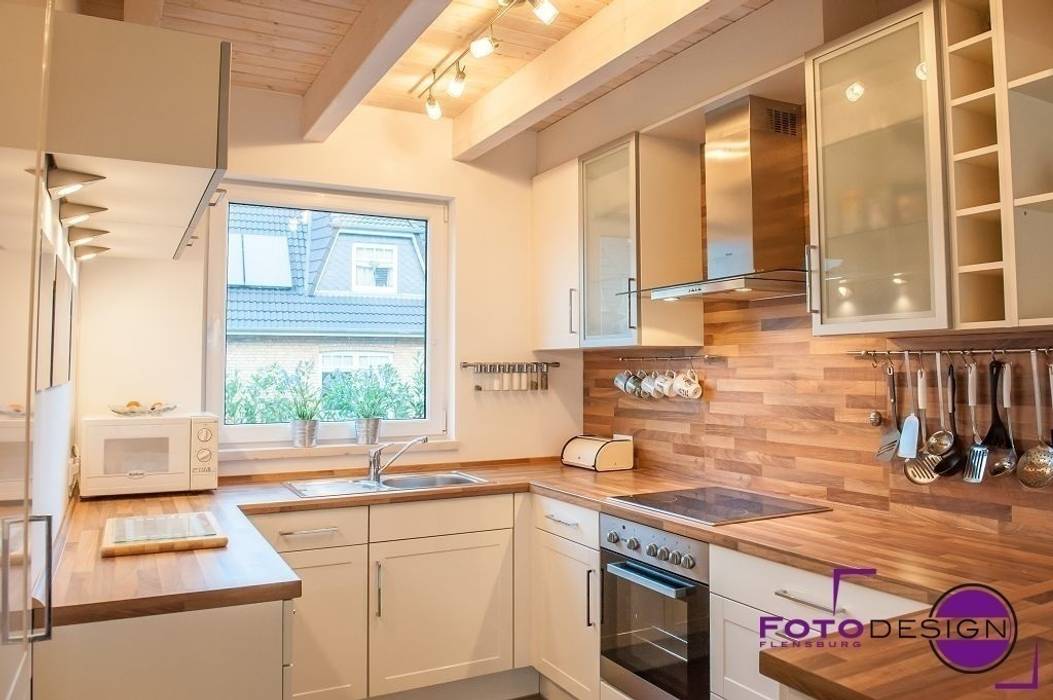 Home Staging einer "jungen" Doppelhaushälfte, MK ImmoPromotion MK ImmoPromotion Country style kitchen