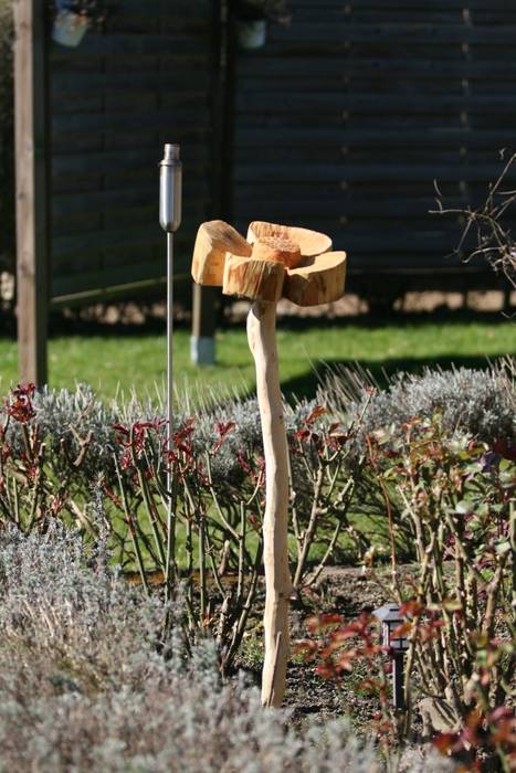 Blumen zu jeder Jahreszeit, Holzwerkerin Eving Holzwerkerin Eving Country style garden Accessories & decoration