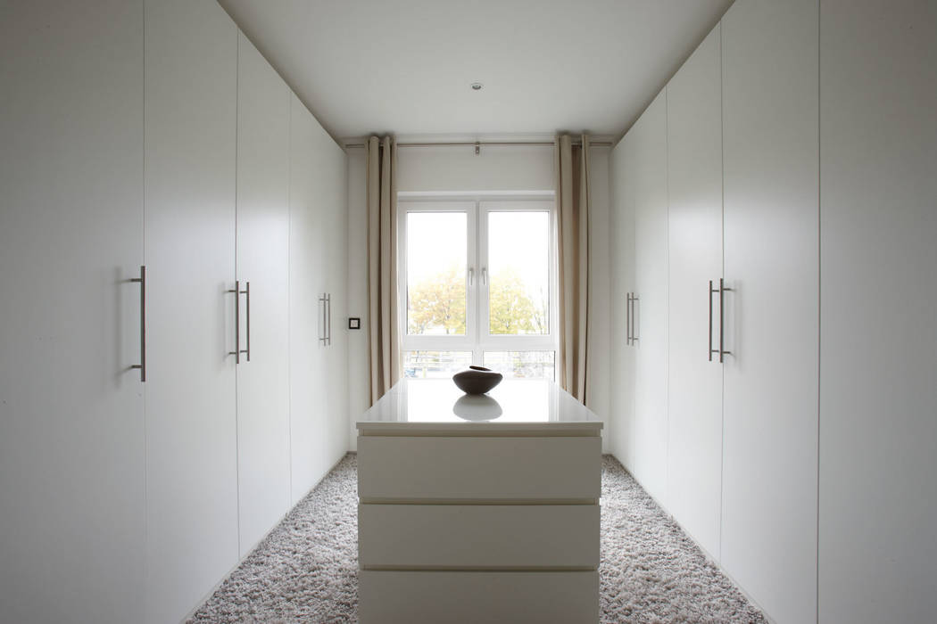 homify Moderne kleedkamers