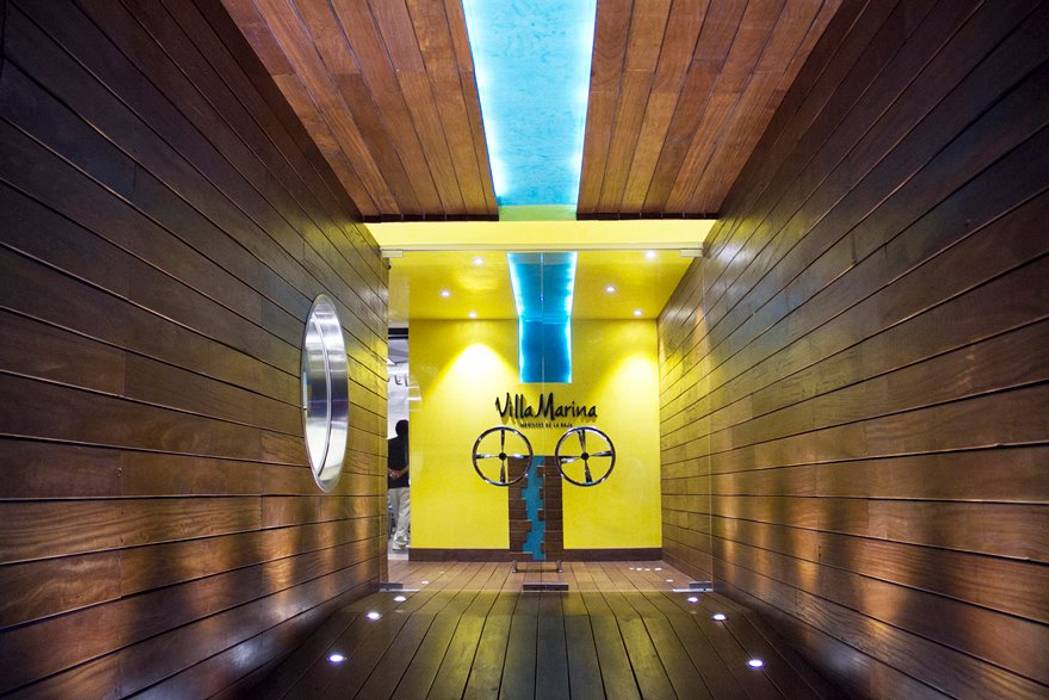 Entrada principal Vulca Studio Espacios comerciales Madera Acabado en madera Restaurantes