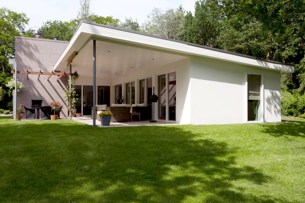 terras, nieuwe situatie: modern door Suzanne de Kanter Architectuur & Interieur, Modern