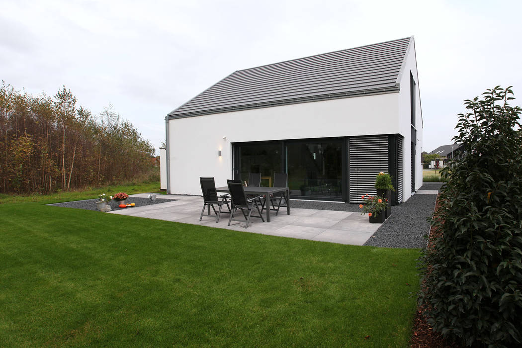 Haus K - Holzständerhaus in Wegberg, Architektur Jansen Architektur Jansen Minimalist house