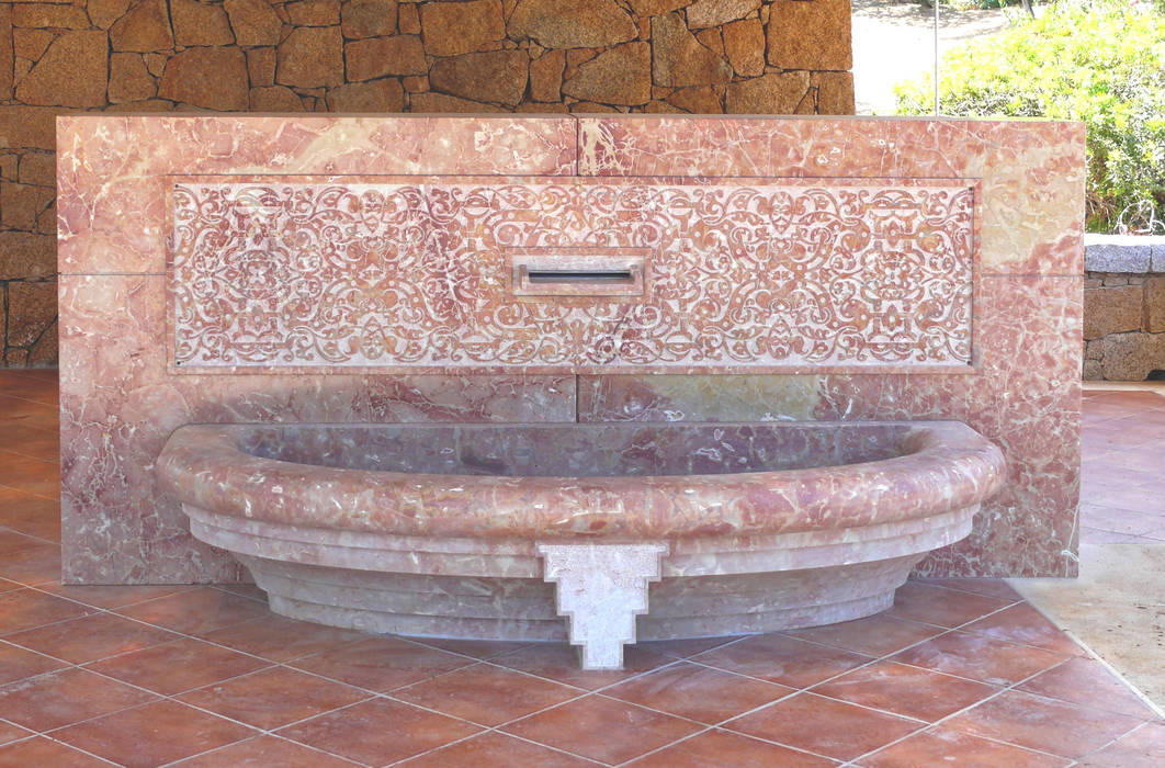 Fountains in stone and marble, CusenzaMarmi CusenzaMarmi Jardines de estilo mediterráneo Accesorios y decoración