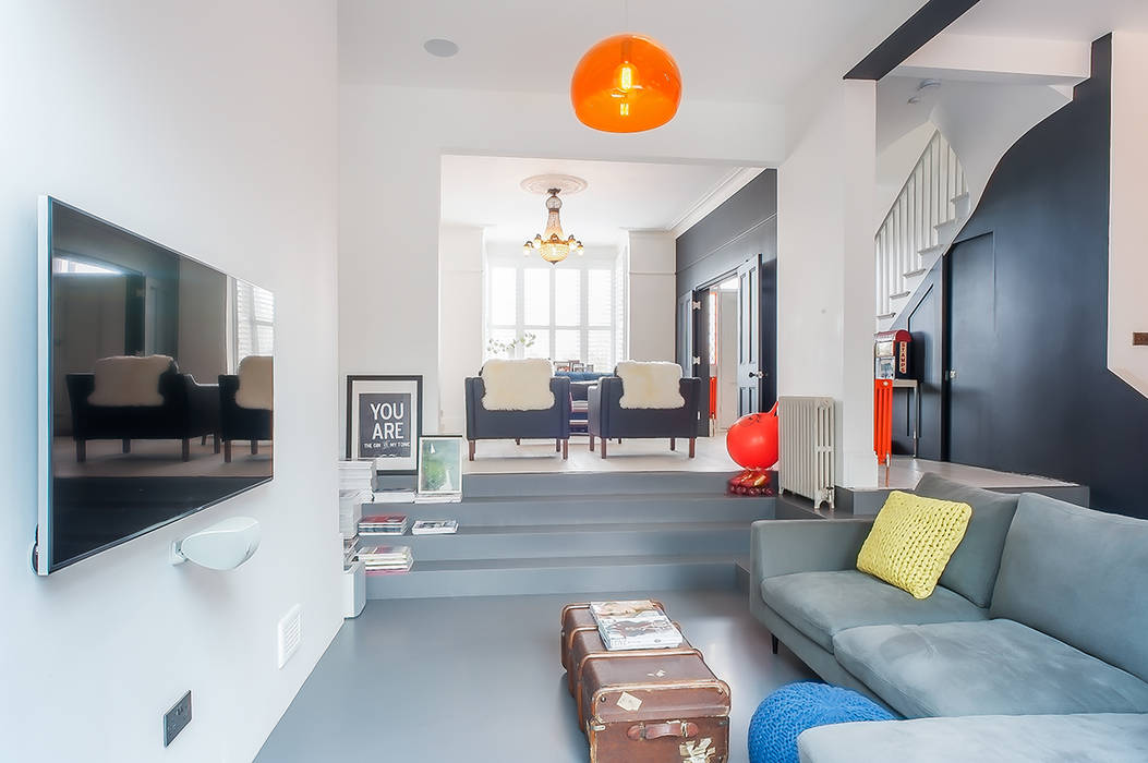 Full House Renovation with Crittall Extension, London, HollandGreen HollandGreen Eclectic style living room