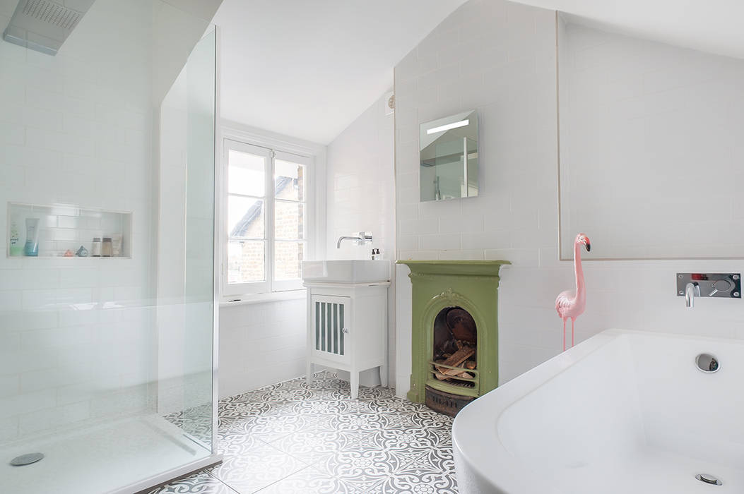 Full House Renovation with Crittall Extension, London, HollandGreen HollandGreen Eklektik Banyo