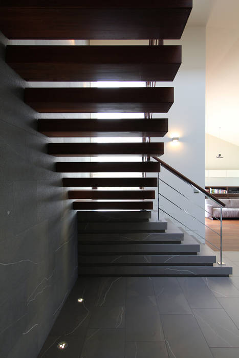 Dom jednorodzinny w Chybach, Studio Nomo Studio Nomo Nowoczesny korytarz, przedpokój i schody