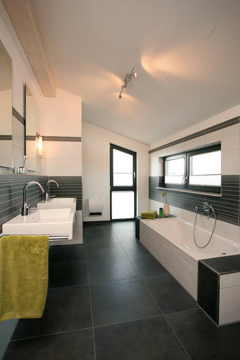 homify Modern Banyo