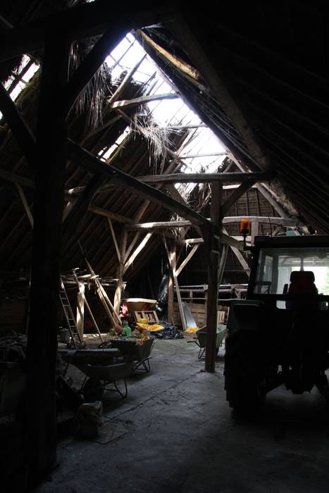 Flemish Barn Bolberg, Arend Groenewegen Architect BNA Arend Groenewegen Architect BNA Modern Garage and Shed