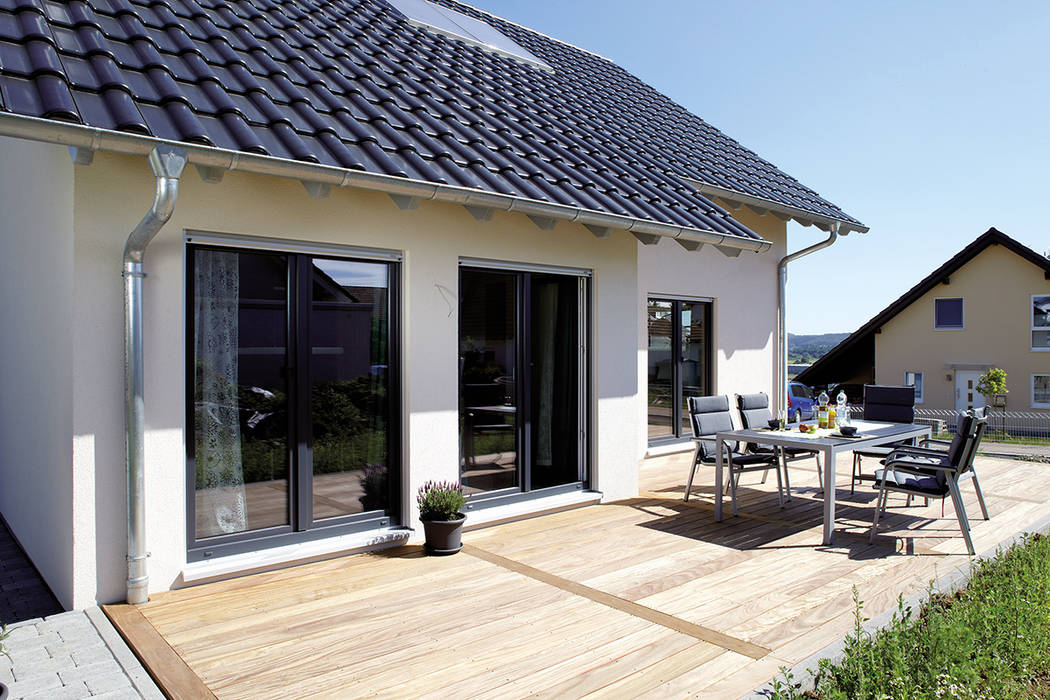 homify Moderne balkons, veranda's en terrassen