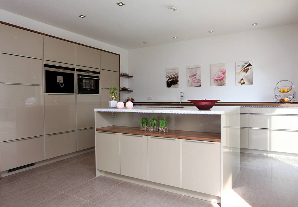 homify Modern kitchen