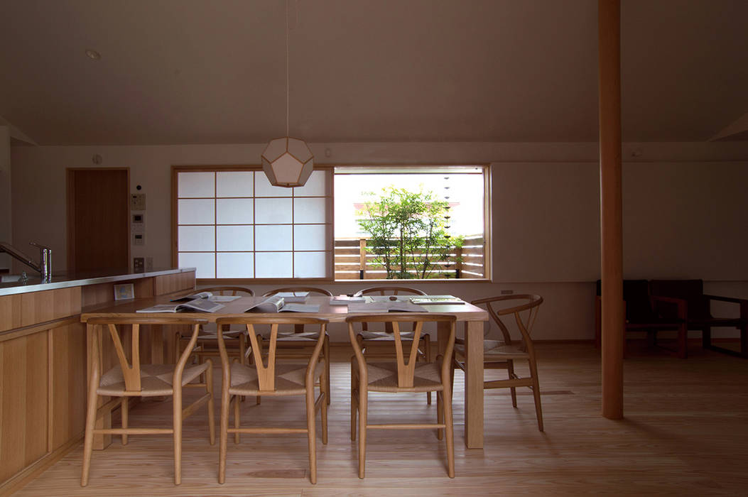 通り土間のある家, 松原正明建築設計室 松原正明建築設計室 Modern dining room