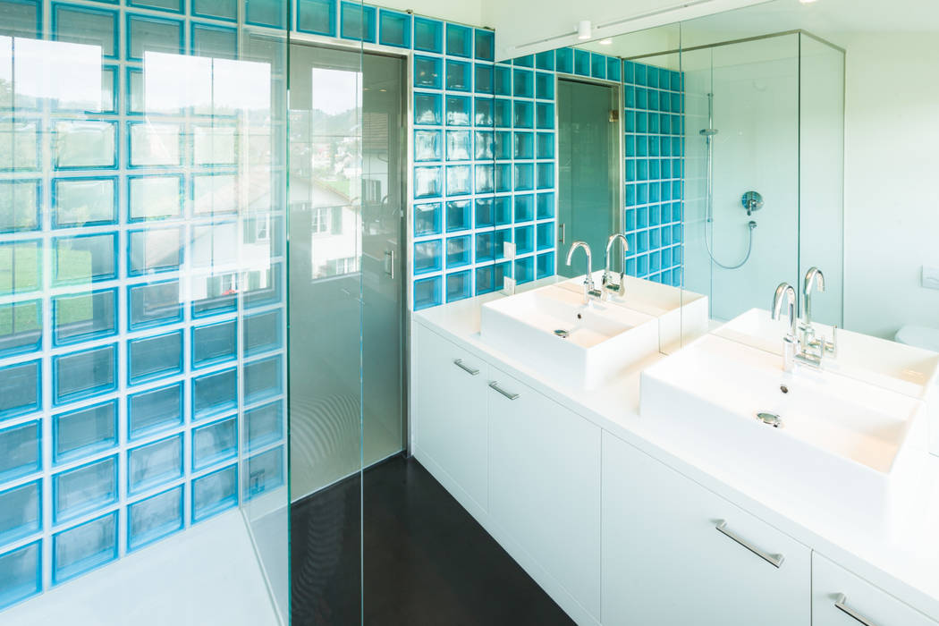 Totalsanierung und Neustrukturierung Einfamilienhaus, von Mann Architektur GmbH von Mann Architektur GmbH Modern bathroom