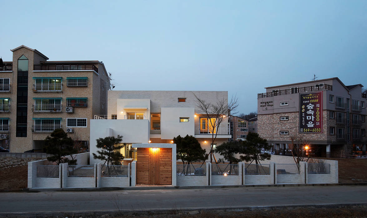 인천 검암동 주택, (주)건축사사무소 아뜰리에십칠 (주)건축사사무소 아뜰리에십칠 모던스타일 주택