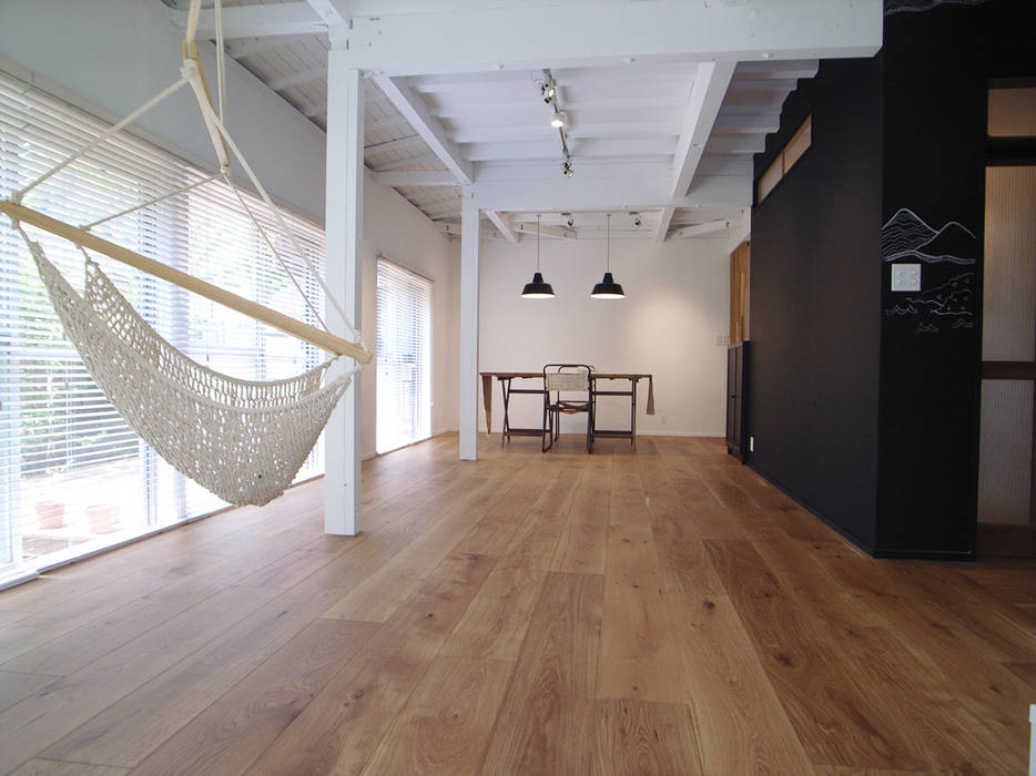 「stri-ep house SHIMOYAMAGUCHI」, vibe design inc. vibe design inc. Ruang Keluarga Gaya Eklektik