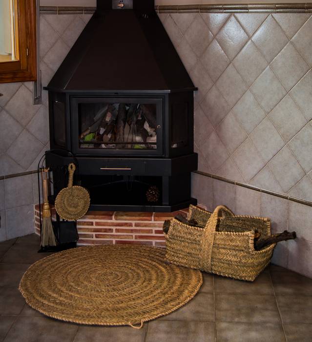 Chimenea decorada con Esparto Cesteria Aparici Casas de estilo rústico Fibra natural Beige Artículos del hogar