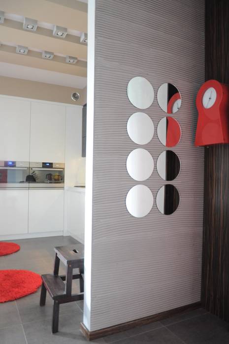 Małe mieszkanie z czerwonymi akcentami, Perfect Home Perfect Home Modern Corridor, Hallway and Staircase