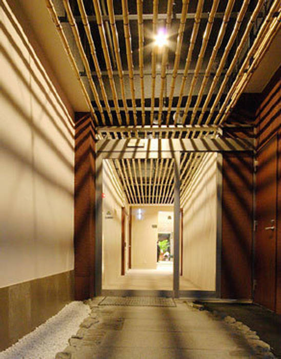 １階、駐車場側出入口 一級建築士事務所たかせａｏ インテリアガーデン インテリアランドスケープ