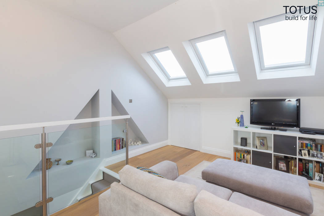 Loft conversion and house remodelling in Wimbledon, TOTUS TOTUS Moderne woonkamers