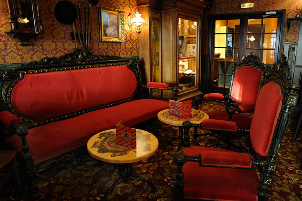 Sherlock Pub, IzzI Design IzzI Design Espaces commerciaux Bars & clubs