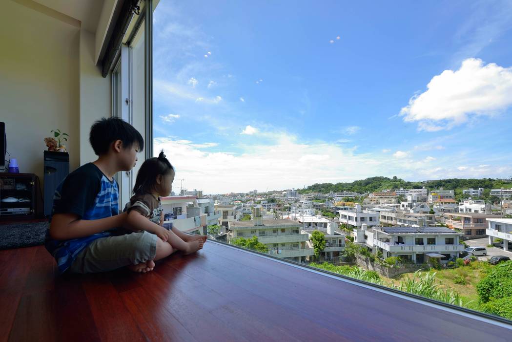 風を生み、空に近づく家, アアキ前田 株式会社 アアキ前田 株式会社 Living room