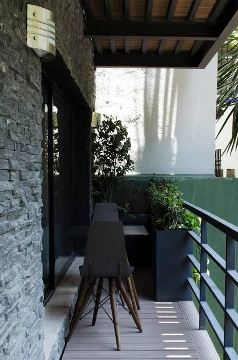 homify Balcones y terrazas modernos