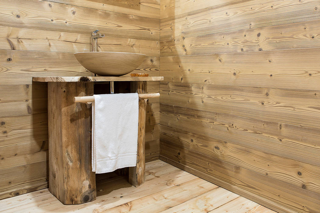 Chalet, RI-NOVO RI-NOVO Rustic style bathroom