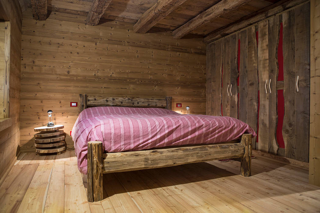 Chalet, RI-NOVO RI-NOVO Camera da letto in stile rustico