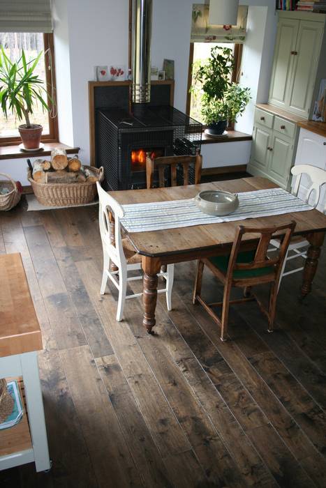 17th Century Double Smoked - Ebony flooring from Russwood Russwood - Flooring - Cladding - Decking Cocinas de estilo rústico