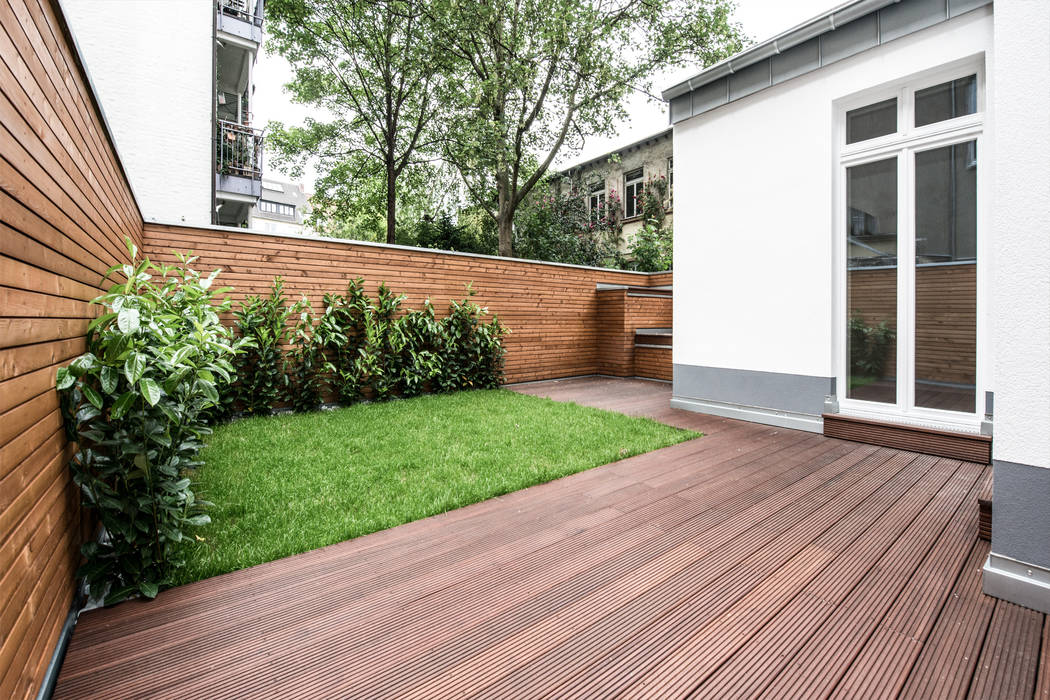 Sanierung Mehrfamilienhaus Düsseldorf/Derendorf, Maria Stahl Architekten Maria Stahl Architekten Balkon, Beranda & Teras Modern