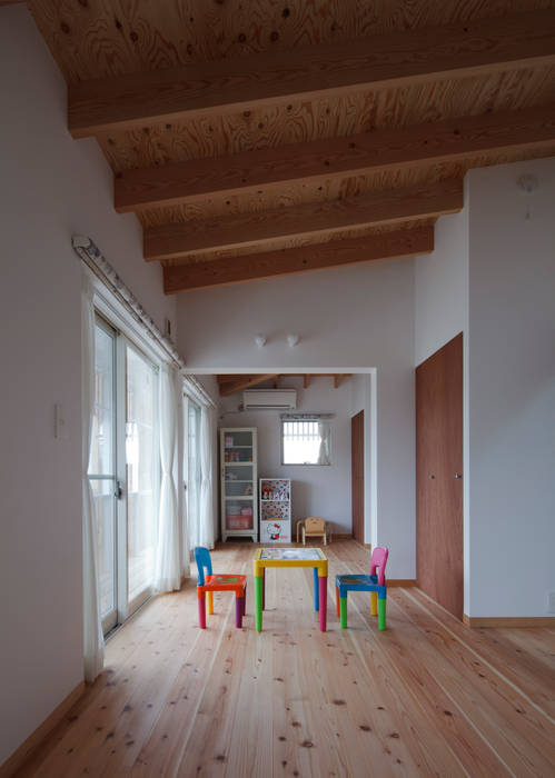 大浜の家 ㈲矢田義典建築設計事務所 モダンデザインの 子供部屋