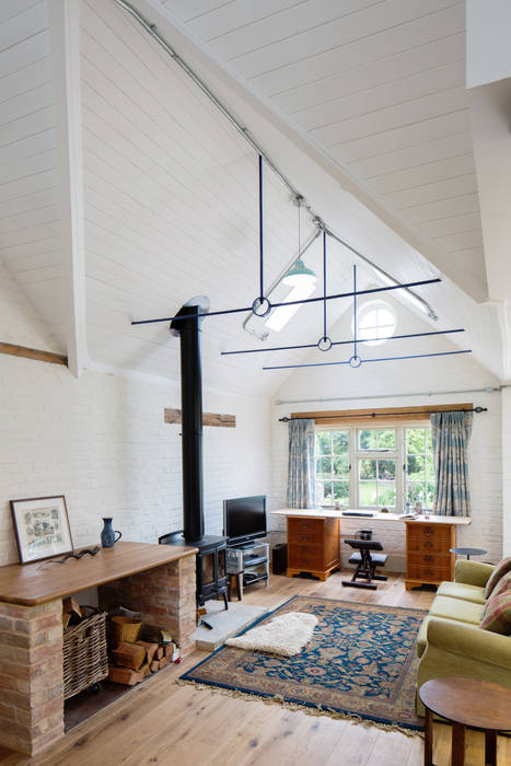 Traditional Farmhouse Kitchen Extension, Oxfordshire, HollandGreen HollandGreen カントリーデザインの リビング