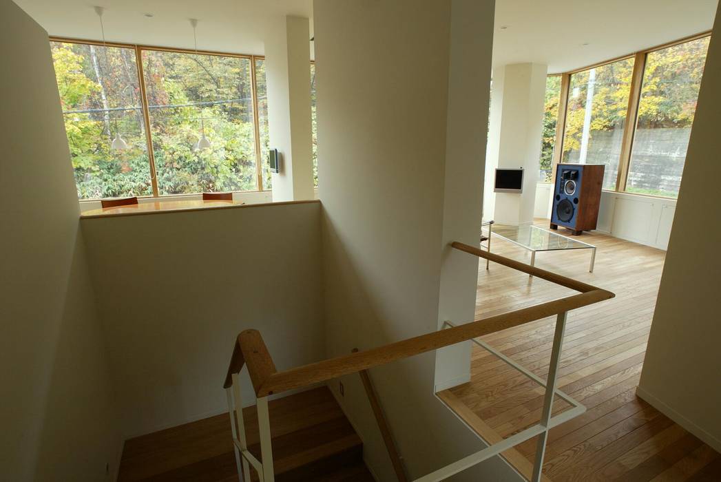 円山西町の家, キタウラ設計室 キタウラ設計室 Eclectic style corridor, hallway & stairs