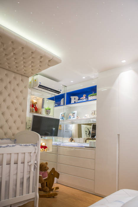 Quarto de Bebê, LM Arquitetura LM Arquitetura Classic style nursery/kids room