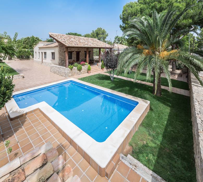  Houses by LLIBERÓS SALVADOR Arquitectos