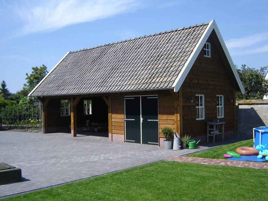 Houten garages, Geldersche Houtbouw Geldersche Houtbouw Landelijke garage Lucht,Het opbouwen van,Plant,Raam,Wolk,Huis,Deur,Schaduw,Boom,land veel