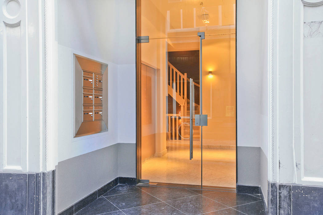 Paleis-Hof , Brand Olink Architecten Brand Olink Architecten Modern Corridor, Hallway and Staircase