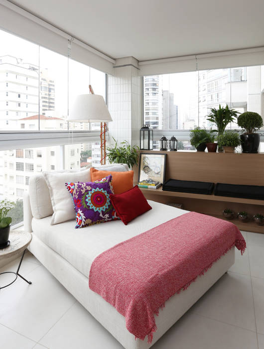 Apartamento JF, Duda Senna Arquitetura e Decoração Duda Senna Arquitetura e Decoração Balcones y terrazas de estilo ecléctico