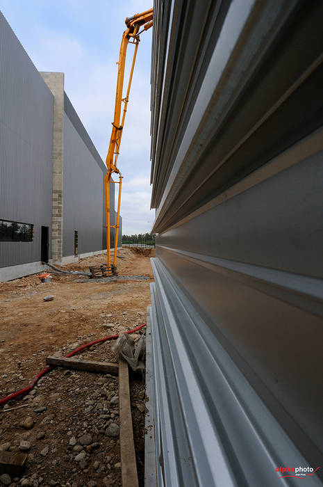 Construction de la nouvelle savonnerie RAMPAL-LATOUR à Salon de Provence, Alphaphoto Alphaphoto Espacios comerciales Oficinas y Comercios