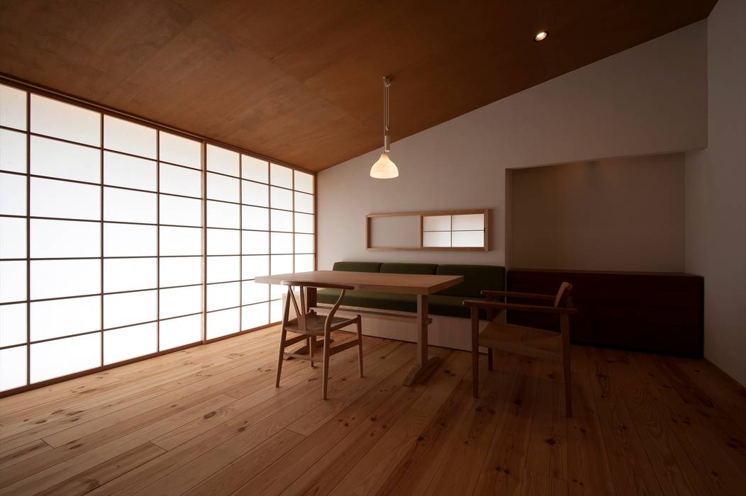 大田の家, 宇佐美建築設計室 宇佐美建築設計室 Classic style living room