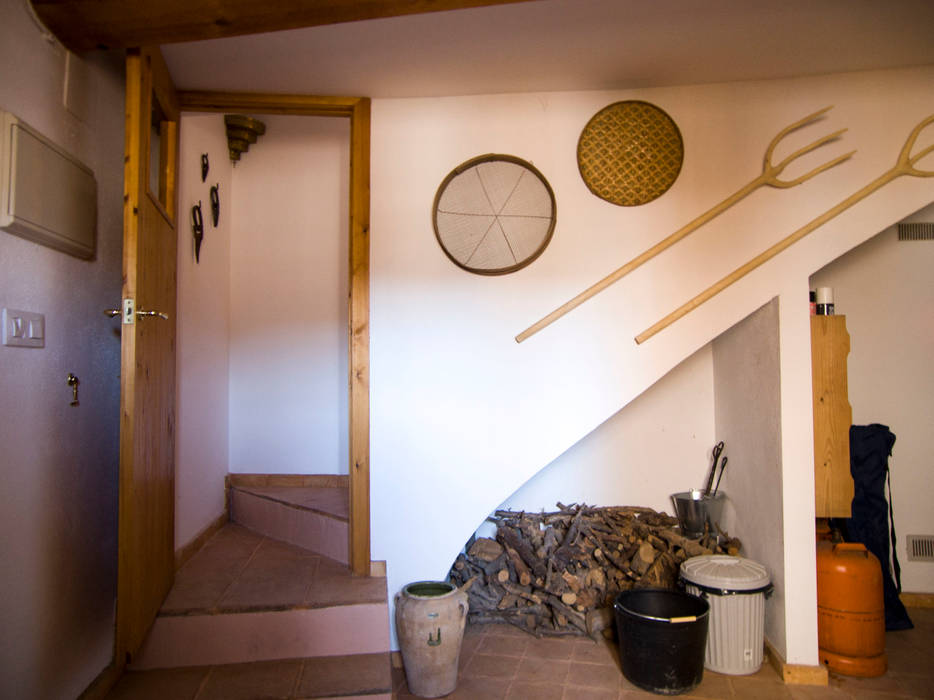 La casa de Tere y Miguel, FGMarquitecto FGMarquitecto Rustic style corridor, hallway & stairs